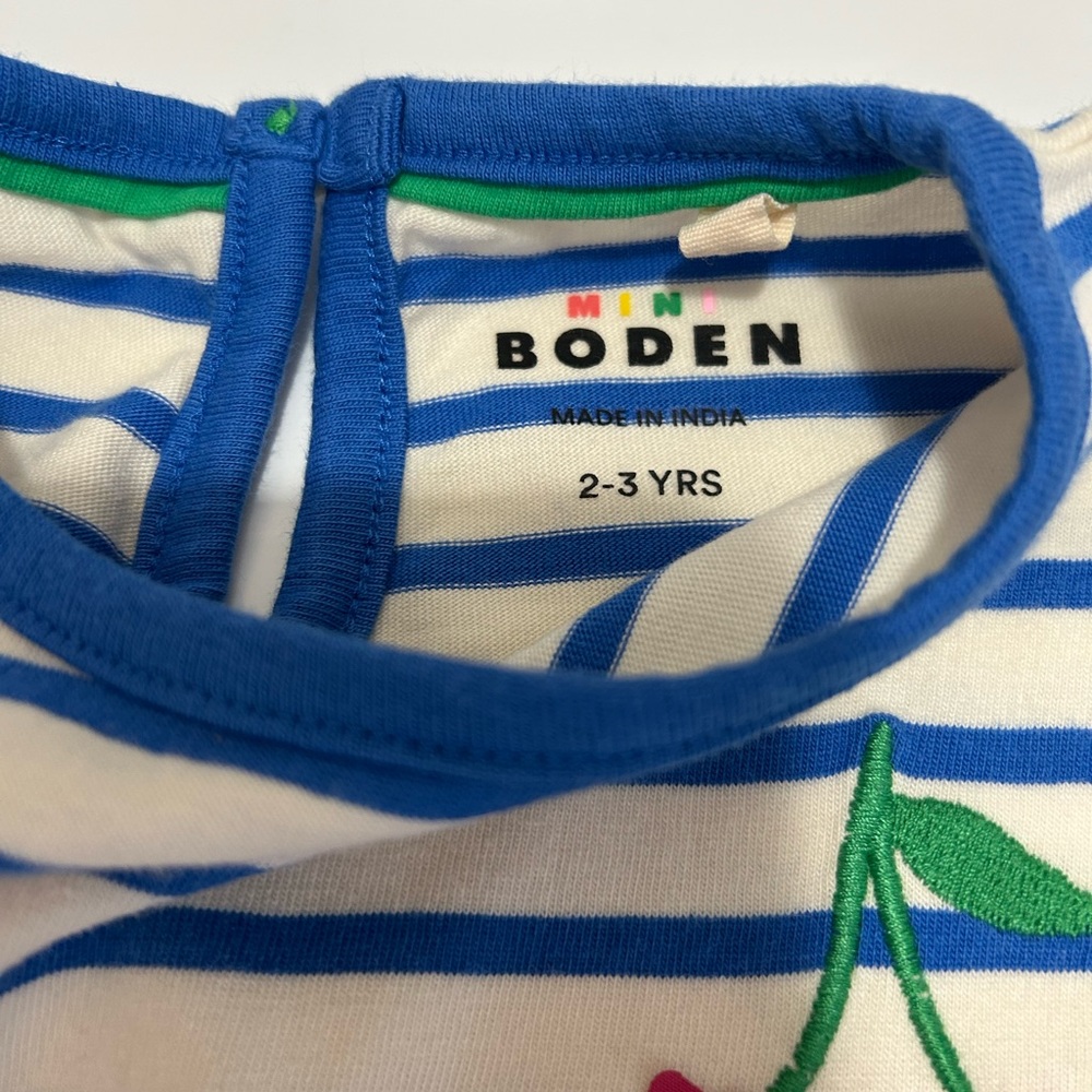 Mini Boden Flutter Sleeve Cherry Appliqué Tee 2-3Y - Picture 4 of 5